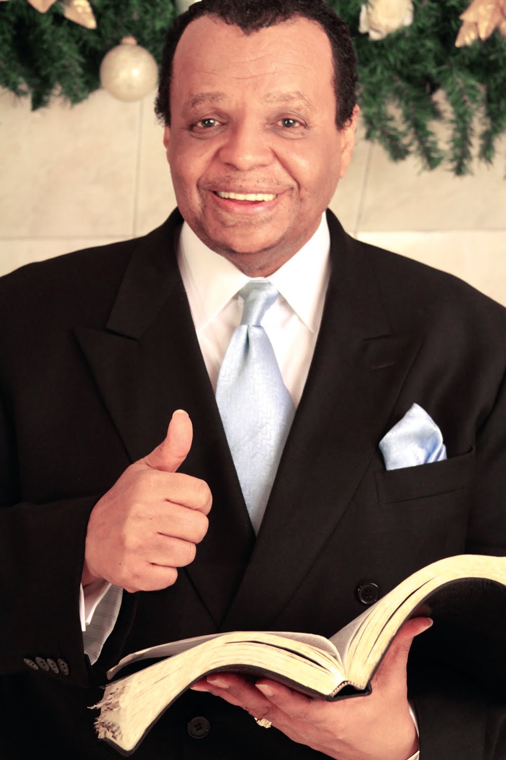 Pastor Thumbs Up
